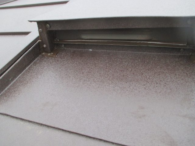 明石市の屋根面換気周り納め